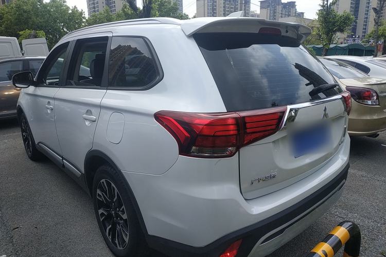 Used Mitsubishi Outlander 2020 2.0L Two-Wheel Drive Enjoyment Version 5 Seats