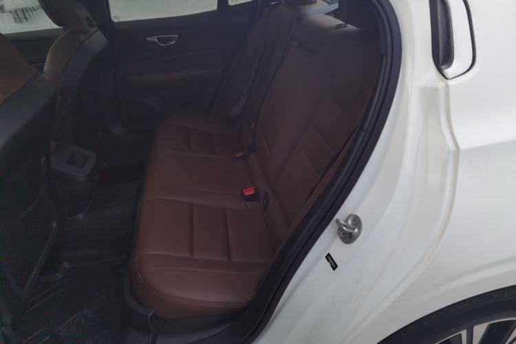 Used Volvo S60 2023 B4 Zhiyuan Luxury Edition
