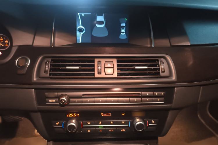 Used BMW 5 Series 2014 525Li Leading Model