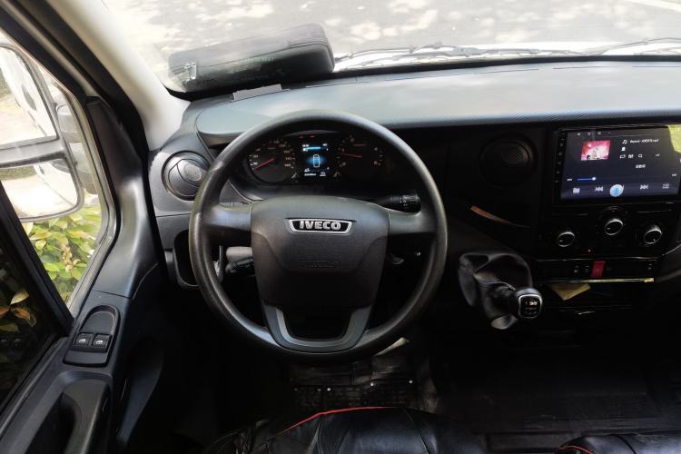 Used Iveco Eurocargo 2021 2.0T Manual Super-Rui Short Wheelbase High-Roof Side-Sliding Door F1A