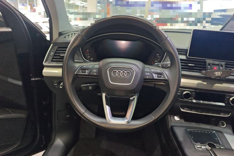 Used Audi Q5L 2018 40 TFSI Prestige Fashion Edition China VI Steering Wheel