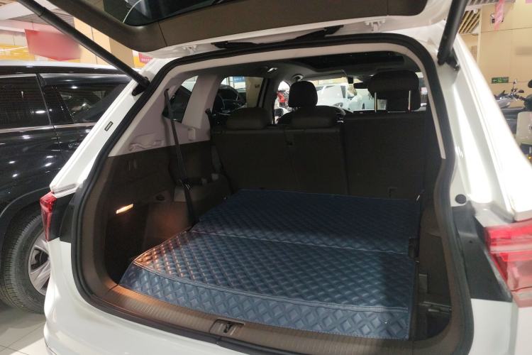 Used Volkswagen Tiguan L 2023 Facelift 380TSI Automatic All-Wheel Drive R-Line Flagship 7-Seater