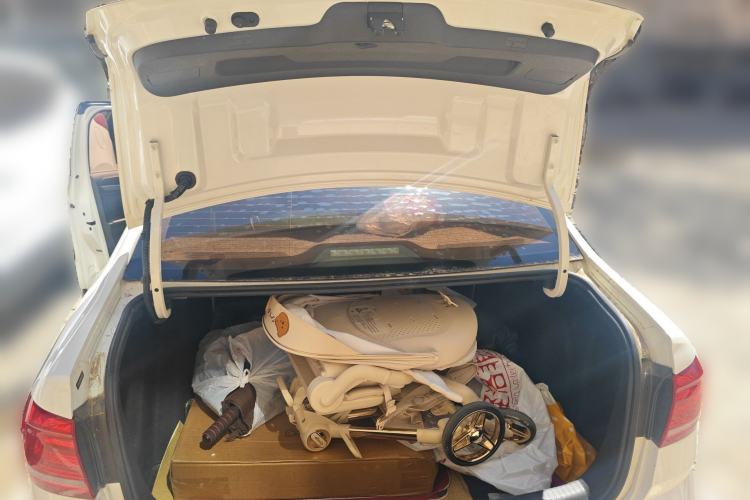 Used Volkswagen Lavida 2017 1.6L Automatic Comfort Edition Trunk