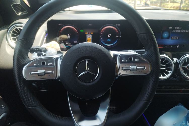Used Mercedes-Benz EQB 2022 EQB 350 4MATIC First Edition Special Version Steering Wheel