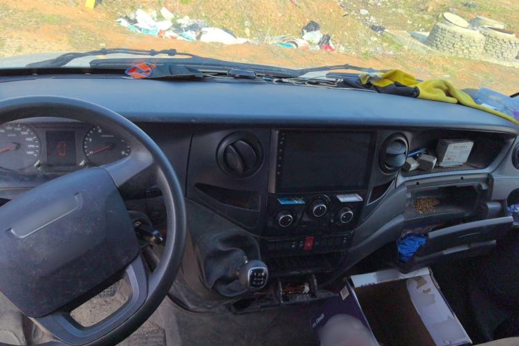 Used Iveco Eurocargo 2021 2.0T Manual - Yunrui Long Wheelbase Short Overhang High Roof Manual Doors – F1A Center Console