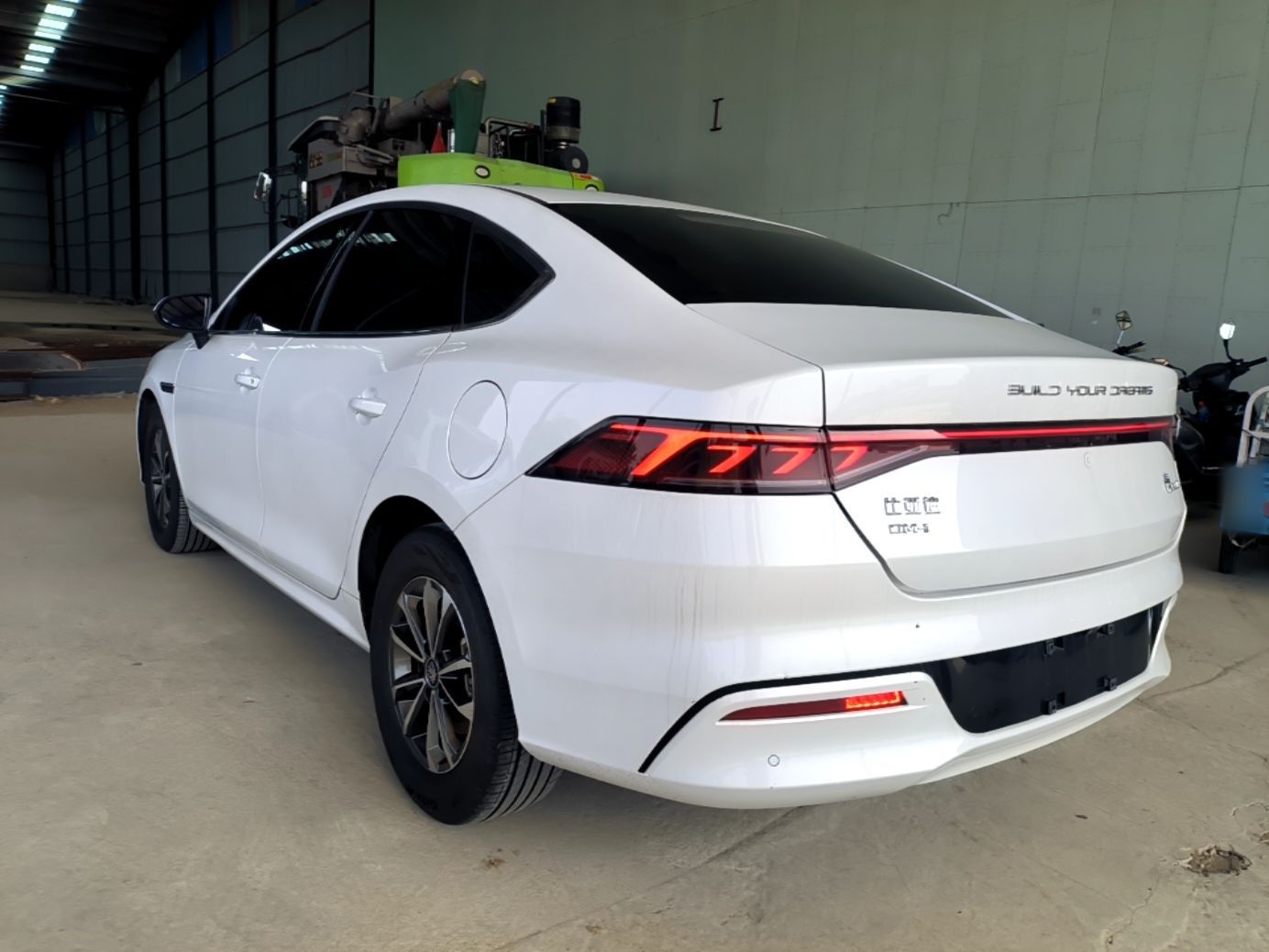 BYD Qin PLUS 2024 HONOR Edition DM-i 55KM Leading Model — снимка 4