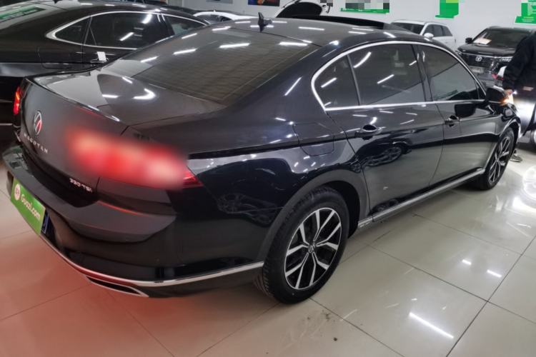 Used Volkswagen Magotan 2020 330TSI DSG Leading Model Rear Right 45 Deg