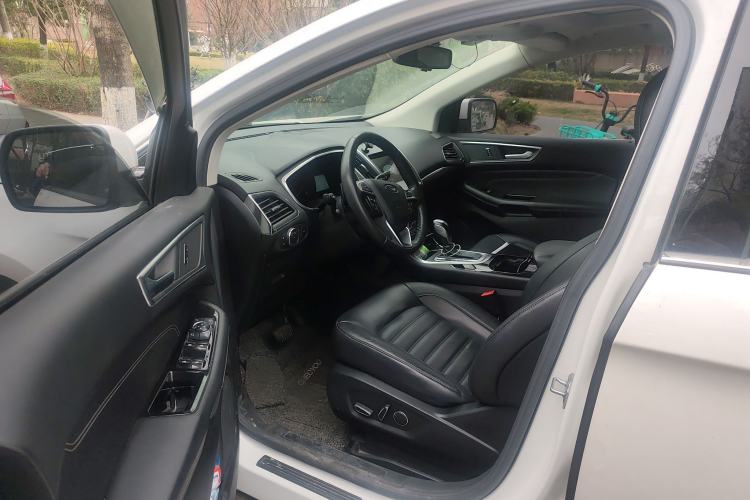 Used Ford Edge 2016 EcoBoost 245 Two-Wheel-Drive Titanium 7-Seater
