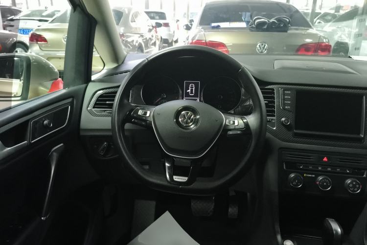 Used Volkswagen Golf Sportsvan 2016 230TSI Automatic Luxury Version