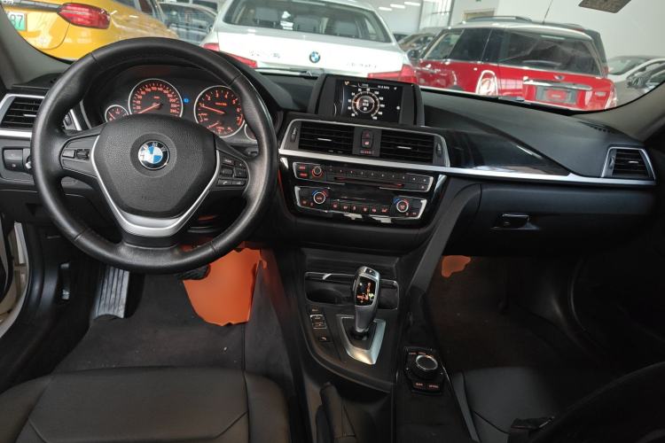 Used BMW 3 Series 2016 320Li Ambition Model
