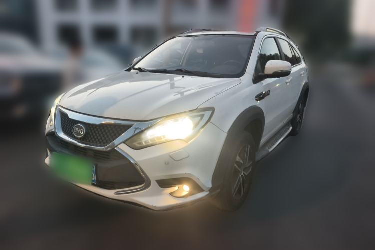 Used BYD Tang New Energy 2015 2.0T Four-Wheel-Drive Flagship Model