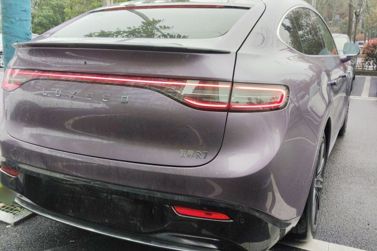 Used Hima Luxeed R7 2024 All-Electric 667 km Max Rear Right 45 Deg