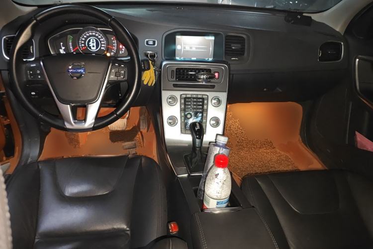 Used Volvo S60 2015 S60L 2.0T Zhiyuan Edition