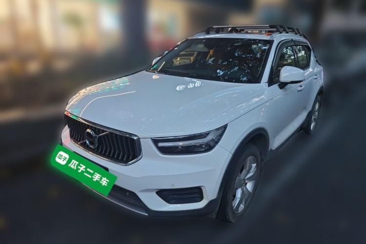 Ojetý Volvo XC40 2021 T4 4x4 SmartDrive Fashion Edition