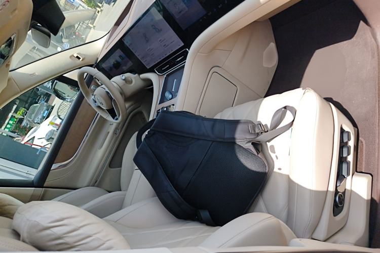 Used Hima AITO M9 2025 Extended-Range Ultra Version 52 kWh 6-Seater
