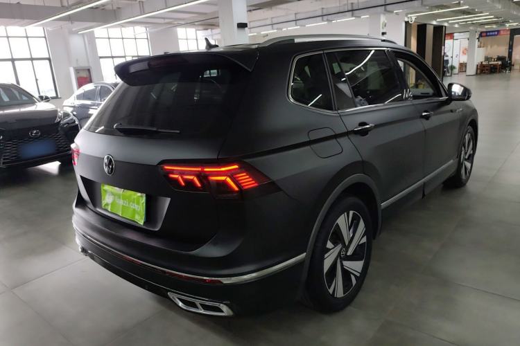 Used Volkswagen Tiguan L 2023 Restyled 330TSI Automatic Two-Wheel Drive R-Line Enhanced Comfort Version Rear Right 45 Deg