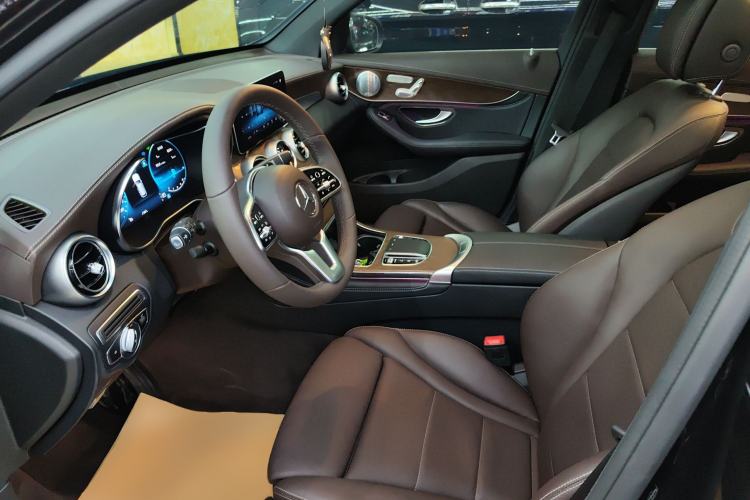 Used Mercedes-Benz GLC 2020 Facelift GLC 300 L 4MATIC Dynamic Edition
