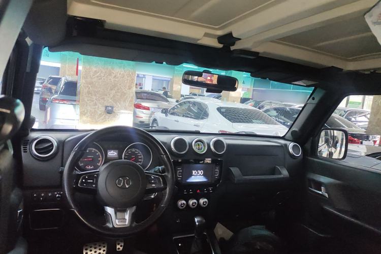 Used BAIC Off-Road BJ40 2016 40L 2.3T Automatic All-Wheel Drive Premium Edition Center Console