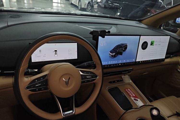 Used VOYAH Dream 2025 PHEV Four-Wheel Drive Excellence Kunpeng Edition
