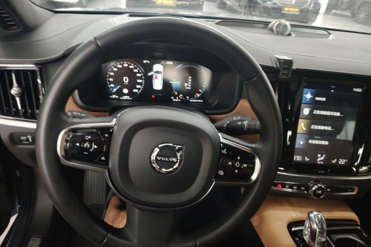 Used Volvo S90 New Energy 2019 T8 e-Drive Hybrid Intelligent Luxury Version China VI Standard Steering Wheel