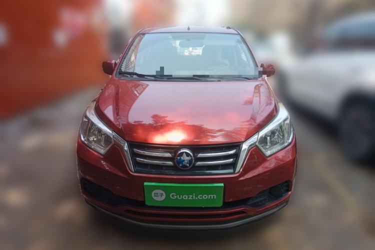 Used Venucia R50 2015 1.6L Automatic Fashion Edition
