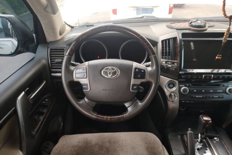 Used Toyota Land Cruiser 2010 4700 Middle East Edition Steering Wheel