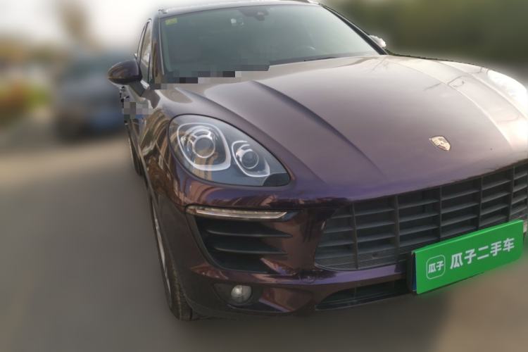 Used Porsche Macan 2017 Macan 2.0T Front Right 45 Deg