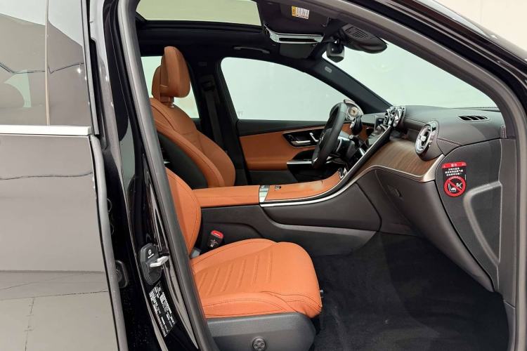 Used Mercedes-Benz GLC 2025 GLC 300 L 4MATIC Dynamic Model 5 Seats