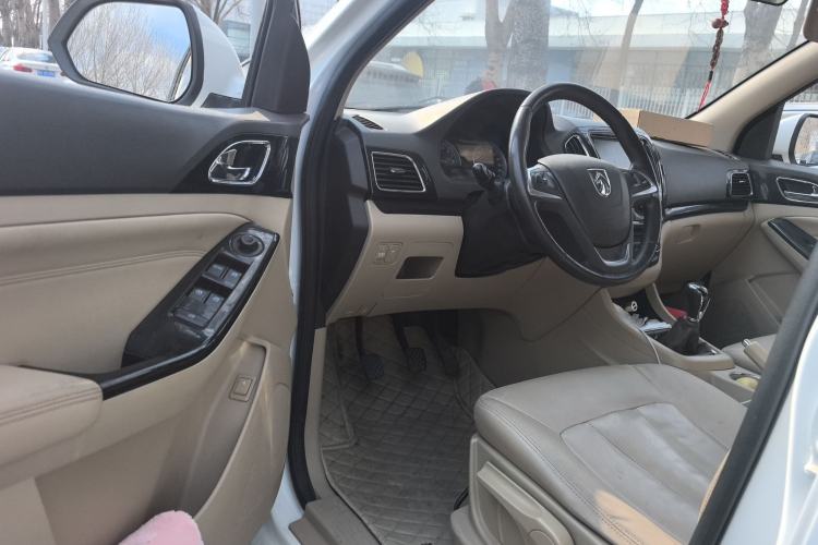 Used Baojun 730 2014 1.5L manual luxury trim 7 seats