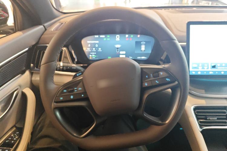 Used BYD Song PLUS New Energy 2025 DM-i Intelligent Driving 112KM Prestige Model Steering Wheel