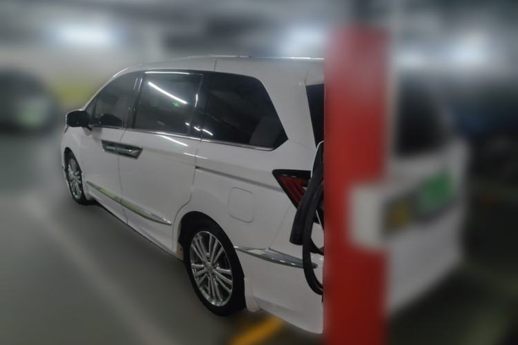 Used Honda Elysion 2016 2.4L Classic Edition
