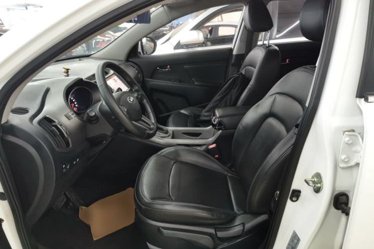 Used Kia Sportage R 2015 2.0L Automatic Two-Wheel Drive DLX Model Left Front Seat