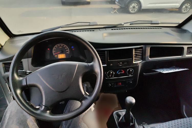 Used Wuling Zhiguang 2023 1.5L Utility Version with Enclosed Windows 2 Seats
