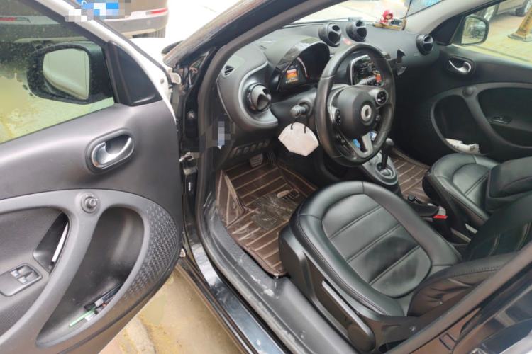 Used smart forfour 2016 1.0L 52 kW Passion Edition Driver Seat