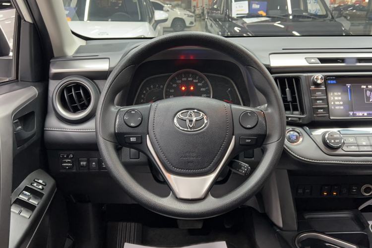 Used Toyota RAV4 2016 2.0L CVT Two-Wheel Drive Comfort Edition China V Standard