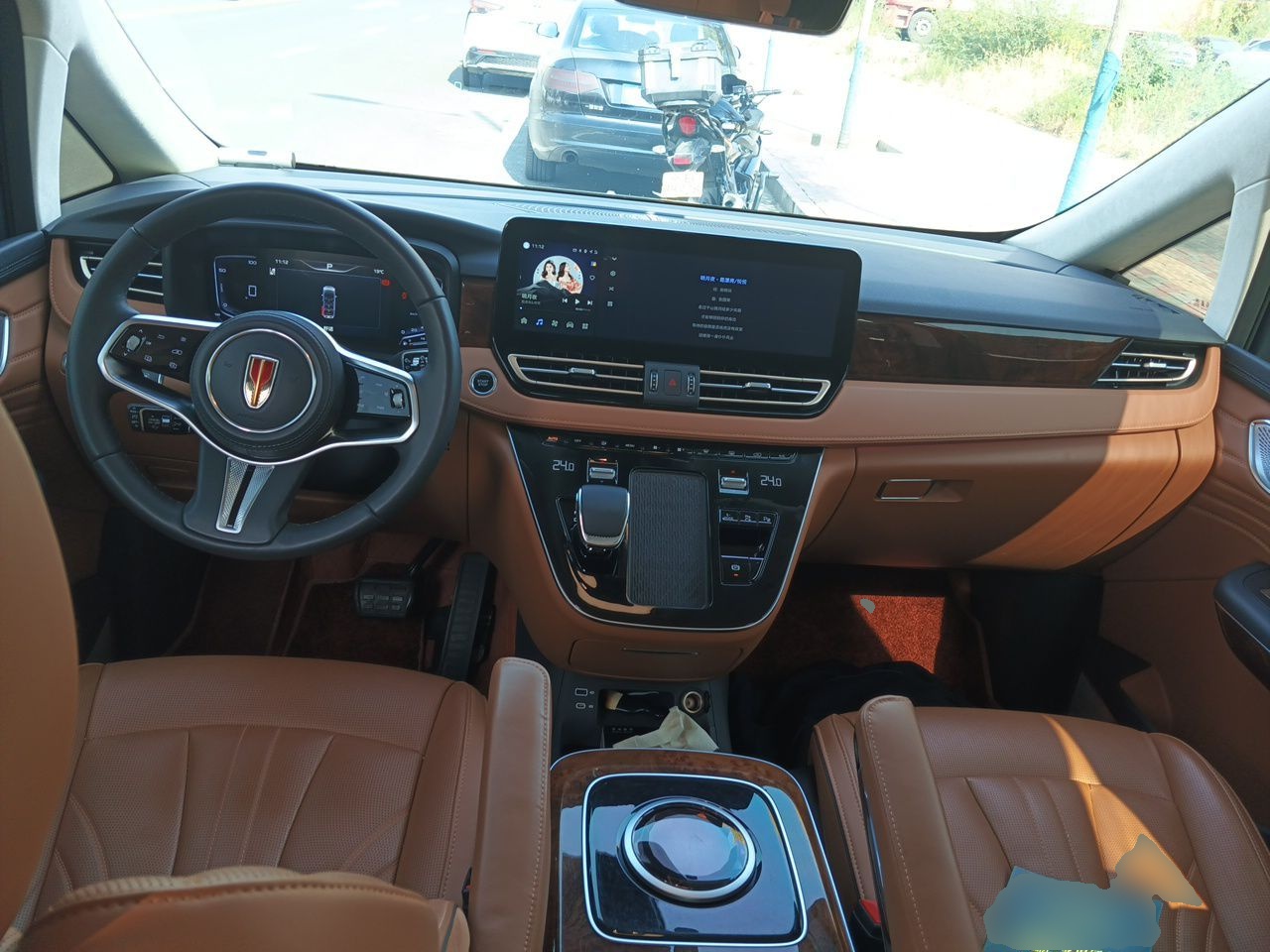 Hongqi HQ9 PHEV 2024 2.0T Four-Wheel Drive Flagship Edition — снимка 6