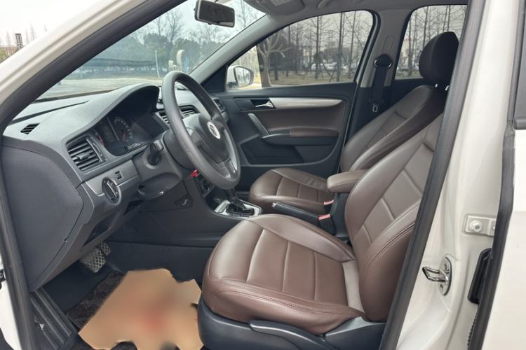 Used Volkswagen Lavida 2013 Revised Classic 1.6L Automatic Fashion Edition
