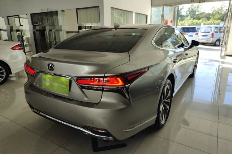 Used Lexus LS 2018 500h Excellence Edition China VI standard
