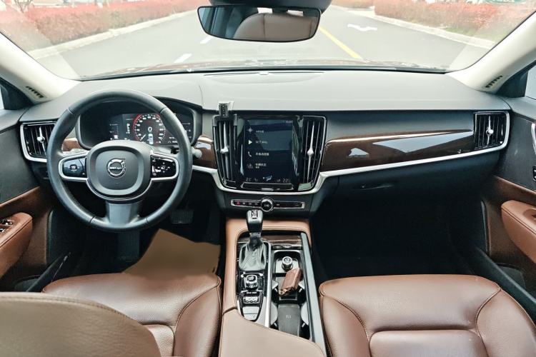 Used Volvo S90 2018 T5 Zhiyuan Edition Center Console