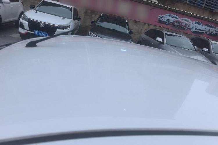 Used Venucia R50 2016 1.6L Automatic Elite Edition
