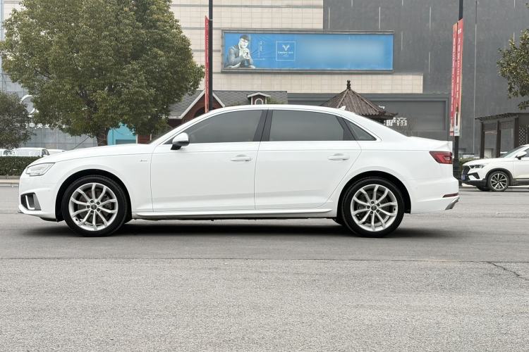 Used Audi A4L 2019 40 TFSI Fashion Edition China VI Emission Standard
