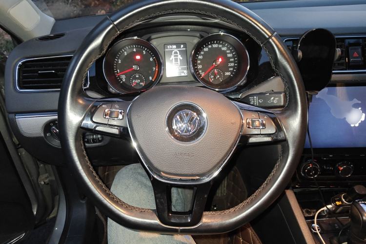 Used Volkswagen Sagitar 2018 180TSI DSG Prestige Edition
