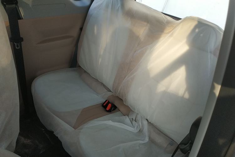 Used Geely Galaxy Panda 2024 Panda Mini 200km Endurance Bear Left Rear Seat