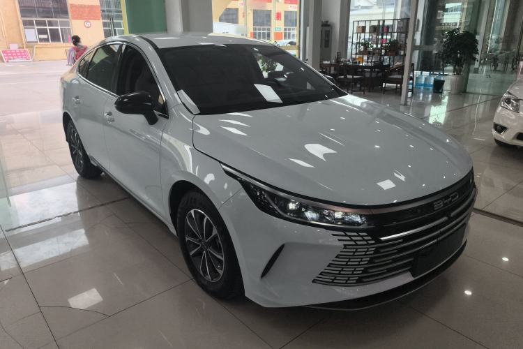 Used BYD Destroyer 05 2024 HONOR Edition DM-i 55KM Luxury Model Front Right 45 Deg