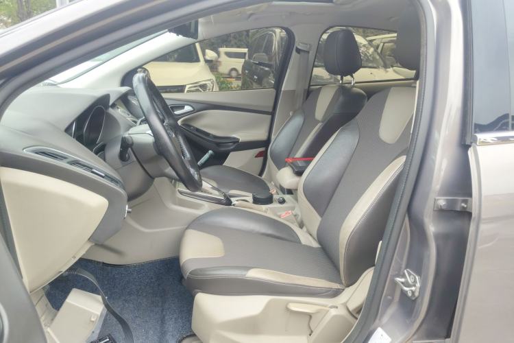 Used Ford Focus 2012 Sedan 1.6L Automatic Fashion Edition