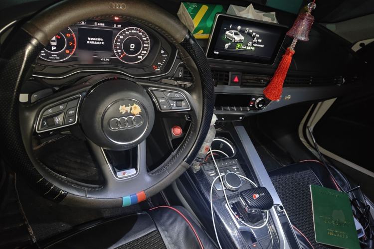 Used Audi A4L 2019 40 TFSI Fashion Version China V Center Console