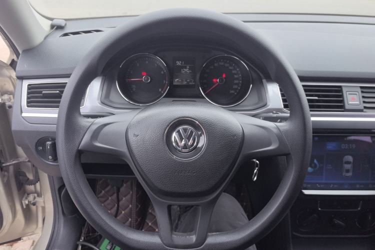 Used Volkswagen Bora 2016 1.6L Manual Fashion Edition Steering Wheel