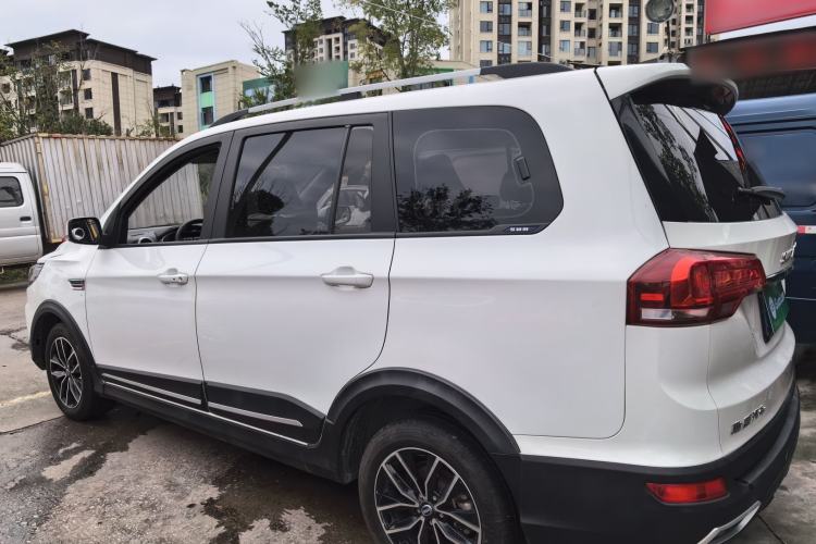 Used SWM X3 2021 1.5L Manual Comfort Version 7 Seats
