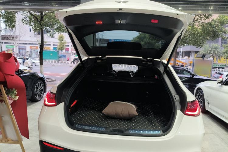 Used Mercedes-Benz GLC Coupe 2024 GLC 260 4MATIC Coupe SUV
