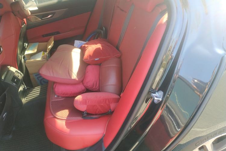 Used Jaguar XEL 2024 2.0T 250 PS R-DYNAMIC S Advanced Sport Edition Left Rear Seat